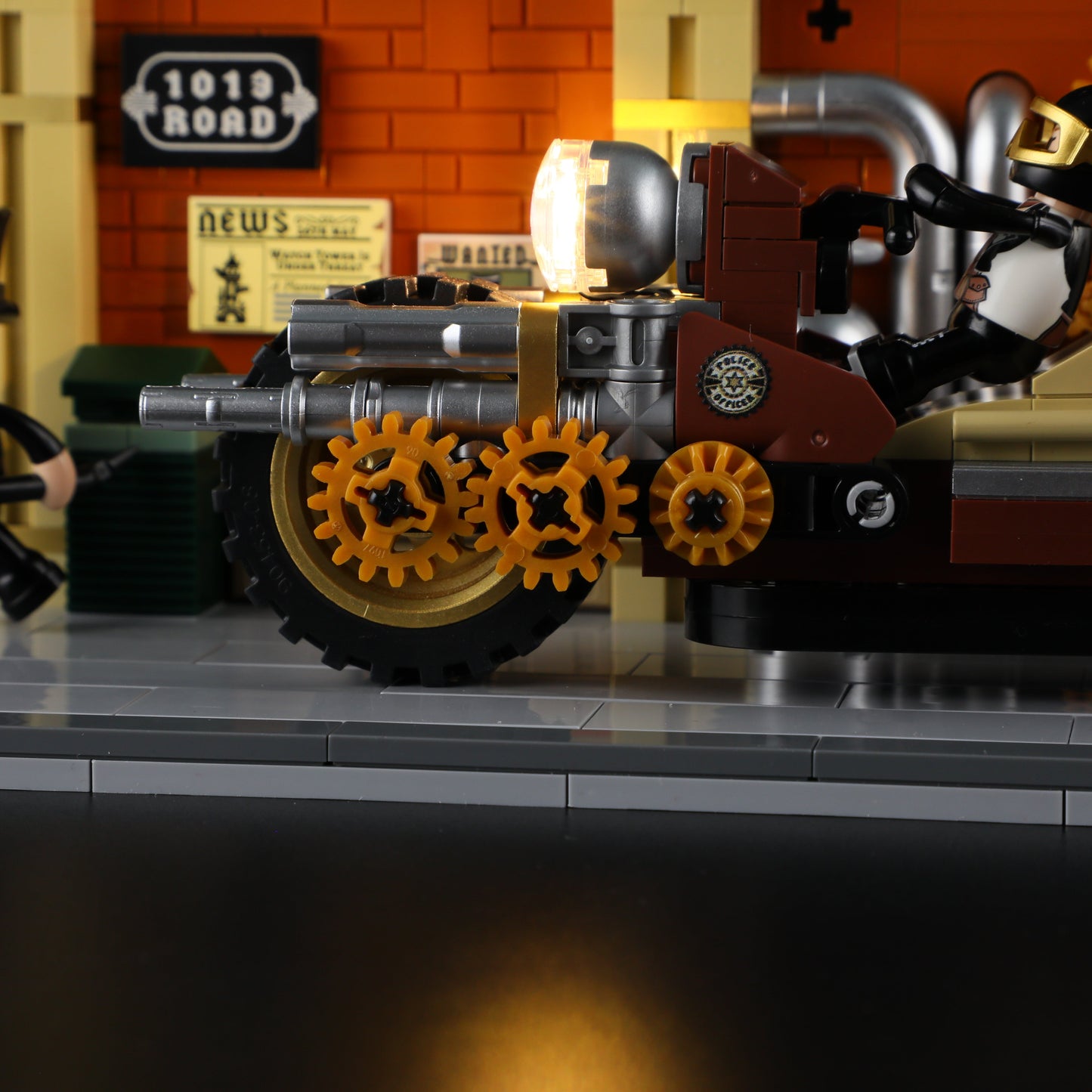 Steampunk Motorcycle Pursuit 424PCS